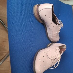 Elegant Women's Light Pink Perforated Loafers